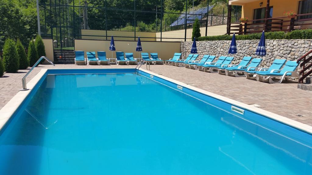 Pension Curmatura Stezii Răşinari Zewnętrze zdjęcie